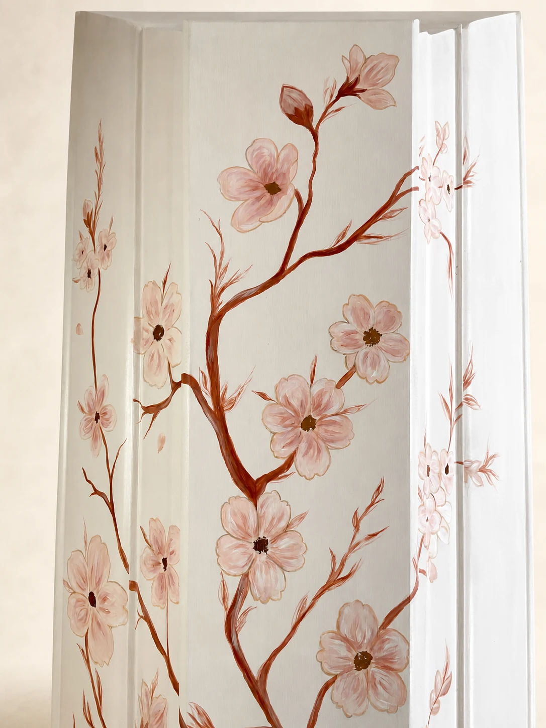 Sakura — detail ručně malovaných růžových květů
